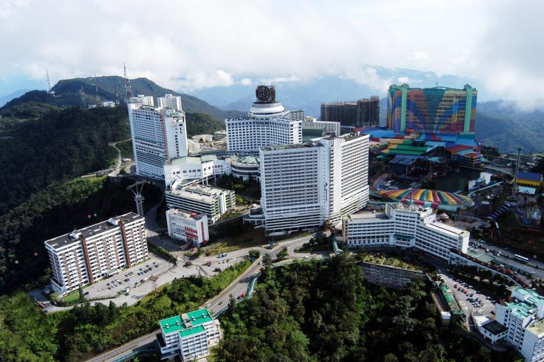 Panjat Dinding Parkir Tingkat 16, Remaja Mati Terjatuh Ketika Ambil Gambar Di Genting Highlands