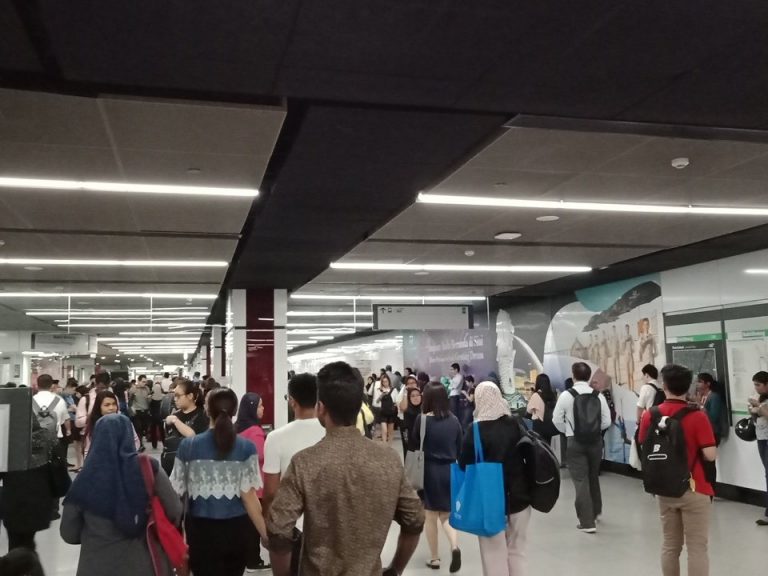 Hari Malang Untuk Rapid KL, LRT & MRT Bermasalah Dari Pagi Hingga Ke Petang