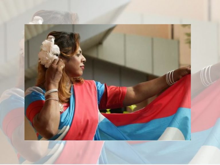 Semangat Betul Wanita Ini Raikan Pembebasan DS Anwar, Sehingga Bendera Dijadikan Sari!