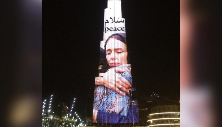 Gambar PM New Zealand Di Burj Khalifah, UAE Beri Sokongan Ketika Beliau Terima Ugutan Bunuh