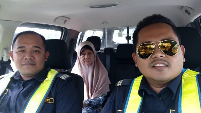 “Orang Hutang RM4000 Pun Abang Halalkan, Ini Kisah Sebenar  Anak Tinggal Mak Di R&R