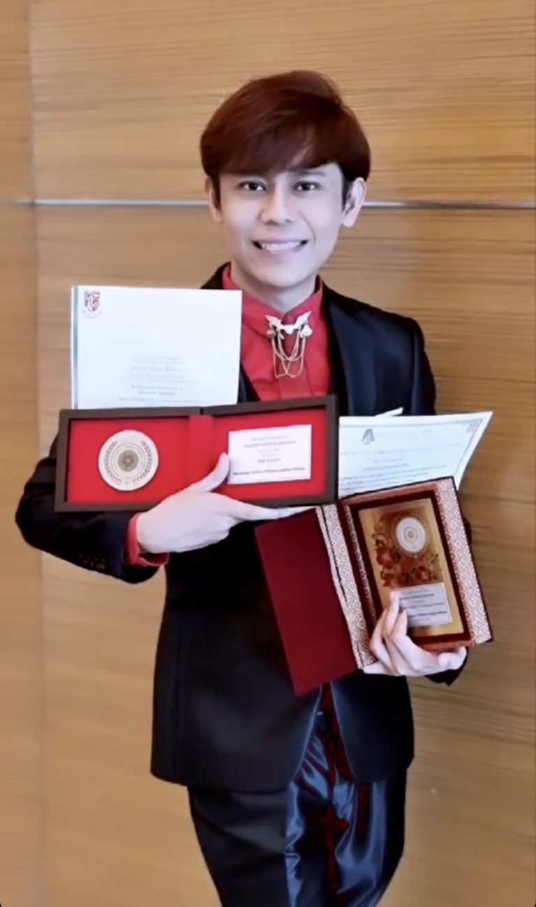 Usia Bukan Penghalang, Dr. Idzu Penyanyi Nasyid Saujana Terima Anugerah ...