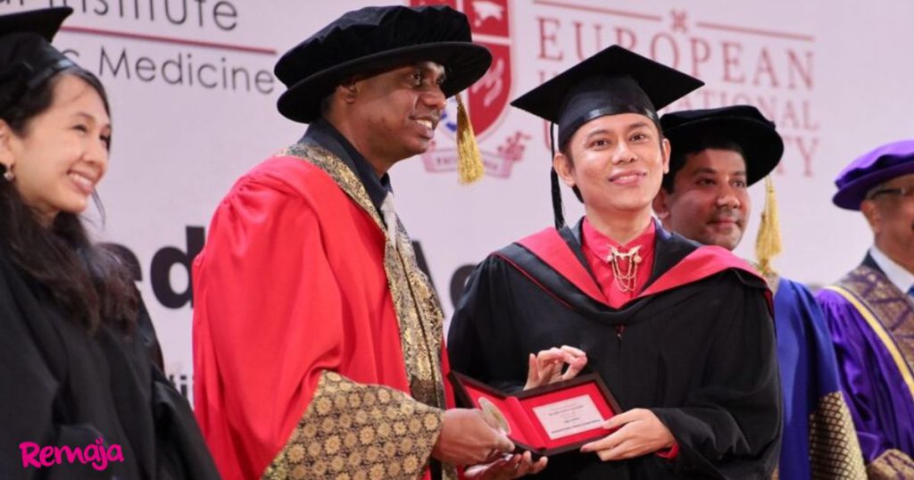 Usia Bukan Penghalang, Dr. Idzu Penyanyi Nasyid Saujana Terima Anugerah ...