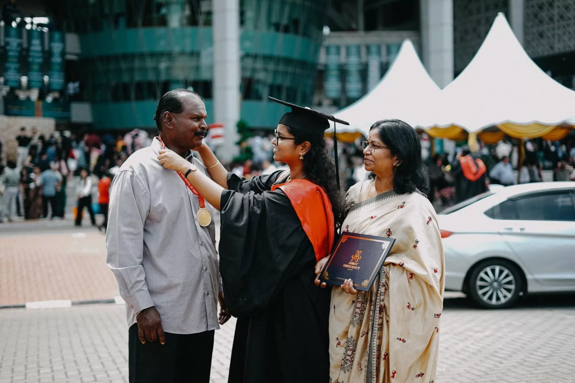 Dari Surat Rayuan Yuran, Kini Bergelar Doktor! -“5 tahun Bekerja Keras Bermandi Keringat & Air Mata…”