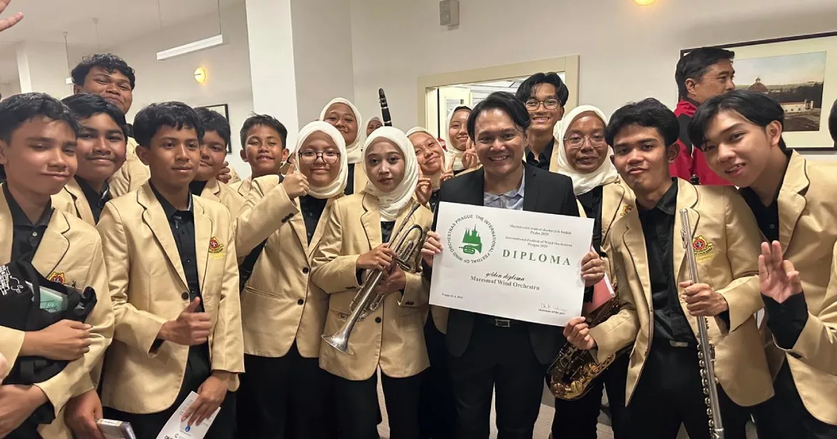 Orkestra MRSM Ulul Albab FELDA Trolak Raih Emas Di Prague, Harumkan Nama Negara Di Pentas Dunia