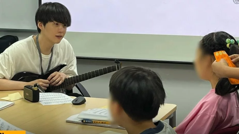 Interaksi SUGA BTS & Kanak-Kanak Autisme Buat Pakar Psikiatri Kagum, Tak Sangka Satu Ayat Ringkas Beri Impak Besar