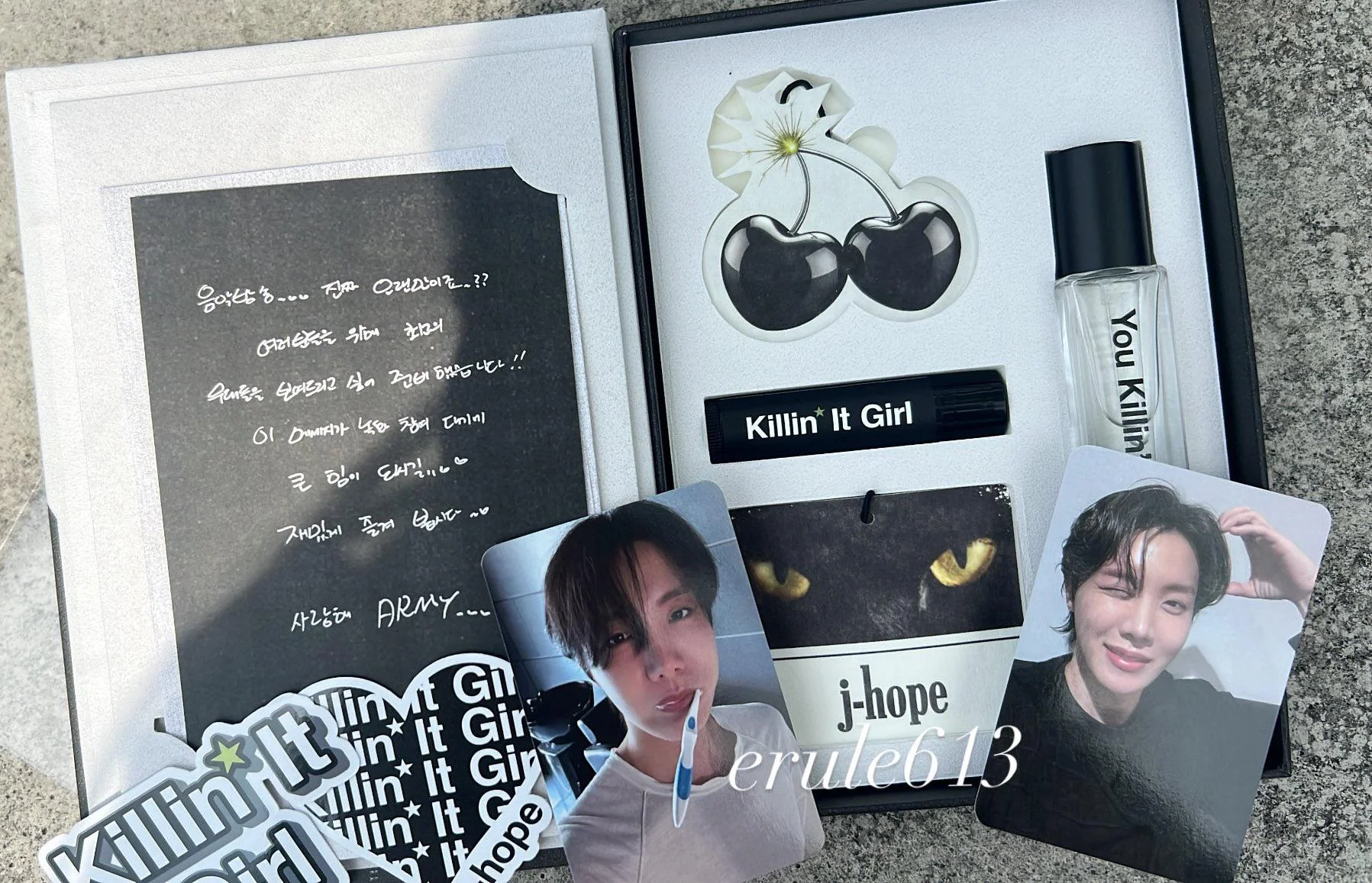 “Cuaca Sekarang Agak Panas” J-Hope BTS Sewa Studio Untuk ARMY, Sediakan Tempat Rehat Selesa & Pek Istimewa Sempena M Countdown