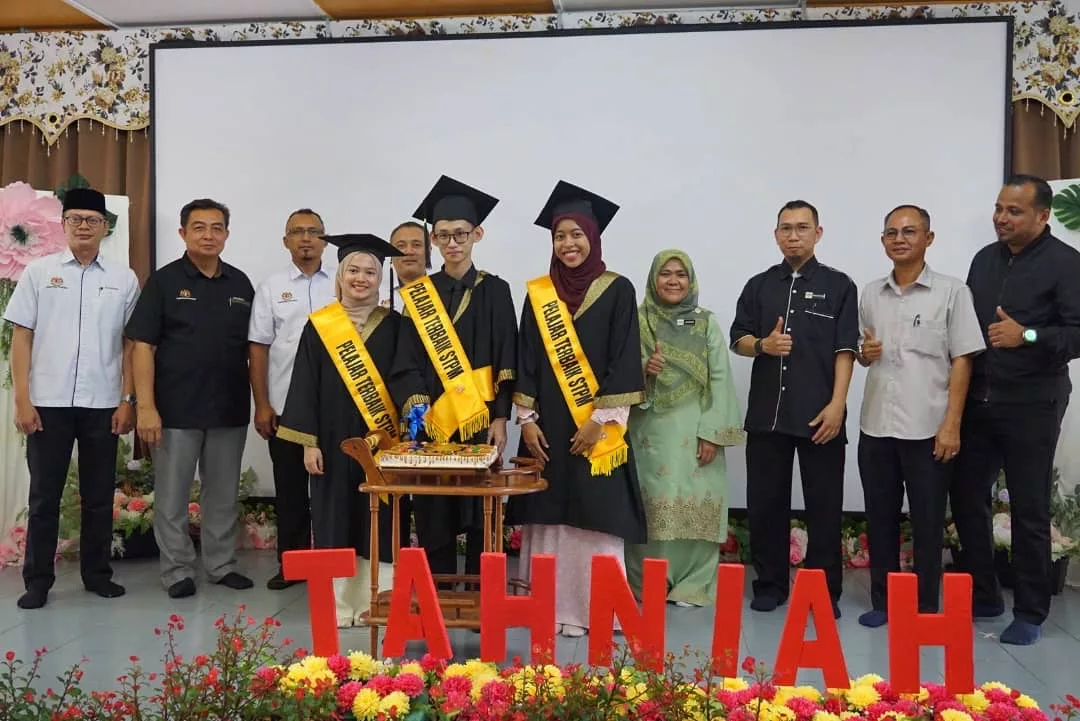 Pelajar Cemerlang STPM 2024: “Saya Belajar Bukan Sebab Nak Kejar 4 Flat, Tapi Nak Lihat Senyuman Mak Ayah”