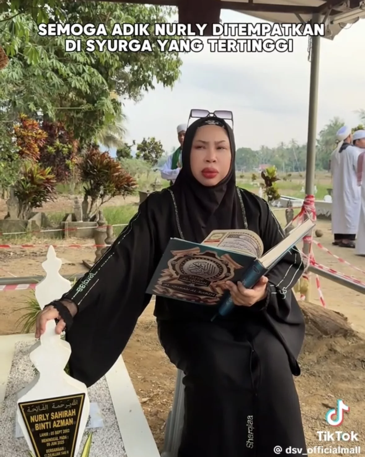 “Diterangi Cahaya Indah, Wangi Semerbak Sebaik Melangkah” -DSV Menangis Ziarah Pusara Arwah Nurly Shahirah