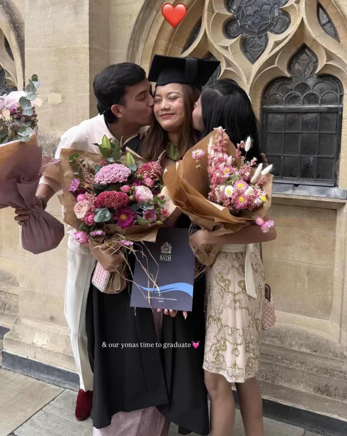 Kasih Iris Leona Berjaya Tamat Pengajian Di UK, Azhar Sulaiman Luah Bangga. Tahniah!