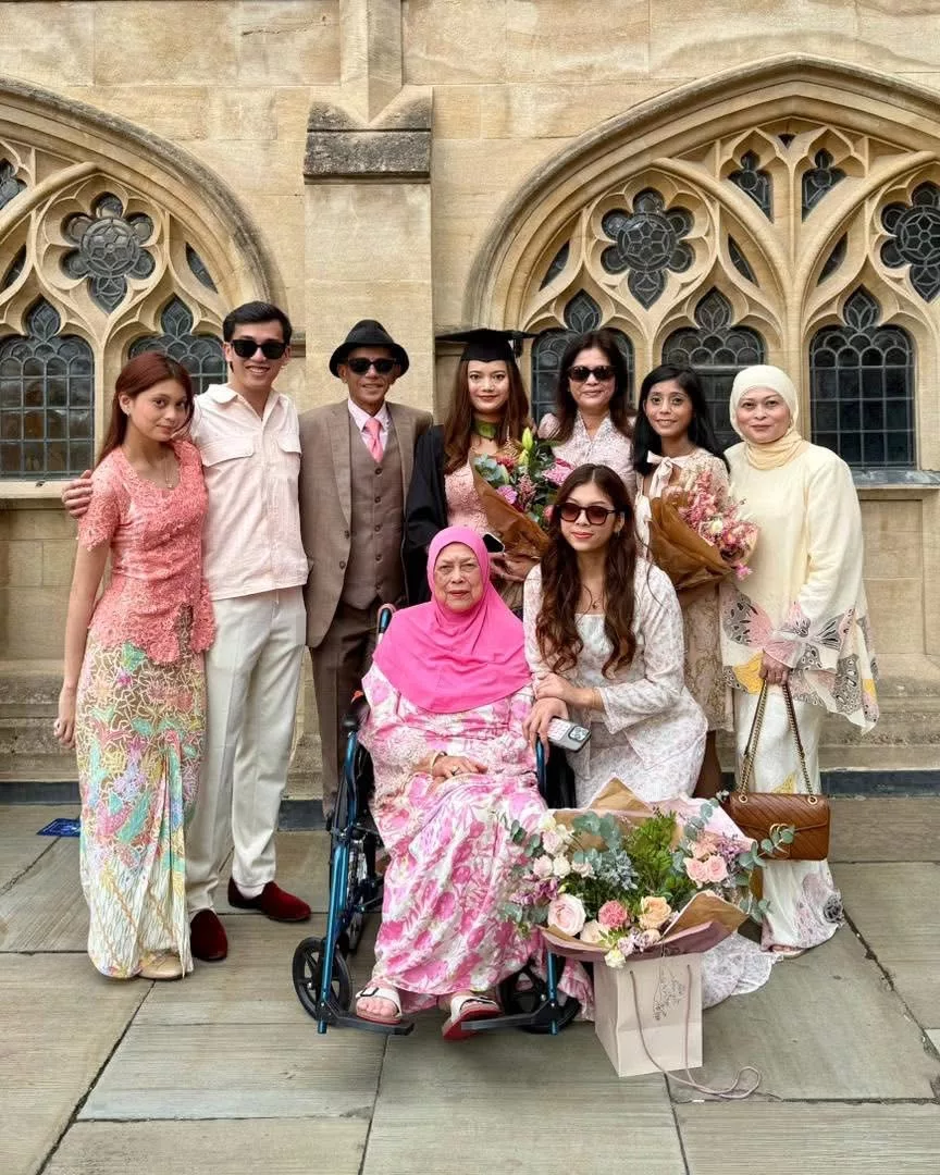 Kasih Iris Leona Berjaya Tamat Pengajian Di UK, Azhar Sulaiman Luah Bangga. Tahniah!