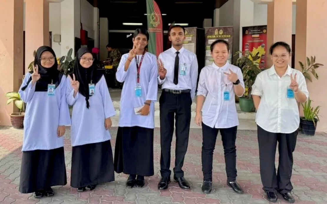 Tiga Pasangan Kembar Daftar Serentak Di PUO, Memang ‘Rare’! 32 Tiga Pasangan Kembar Daftar Serentak Di PUO, Memang ‘Rare’!