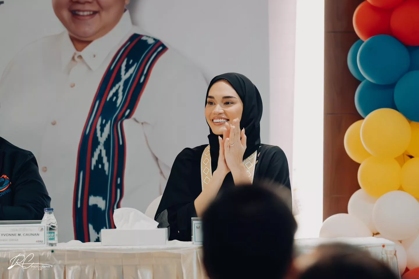 Warganet Teruja Lihat Miss Universe 2015, Pia Wurtzbach-Jauncey Berimej Hijabi Sekali Lagi. “MashaAllah Ukhti!”