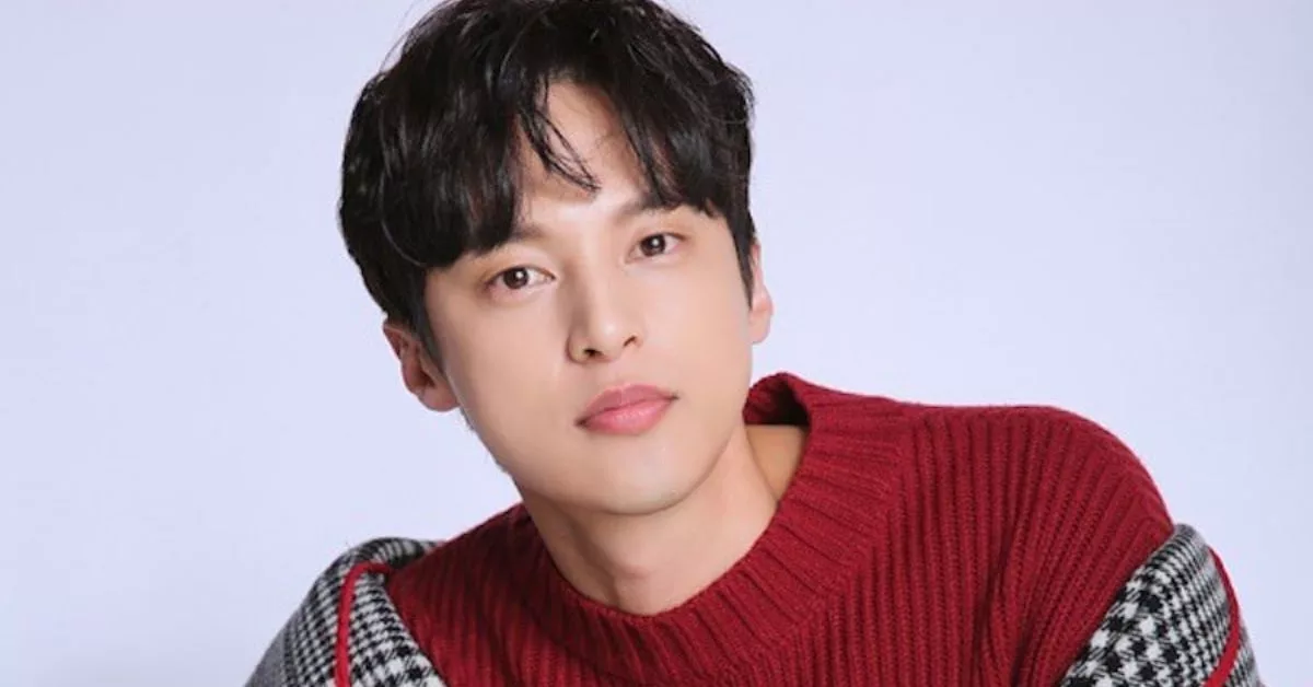 10 Tahun Bercinta Dalam Diam, Pasangan K-Drama Ini Bakal Berkahwin!