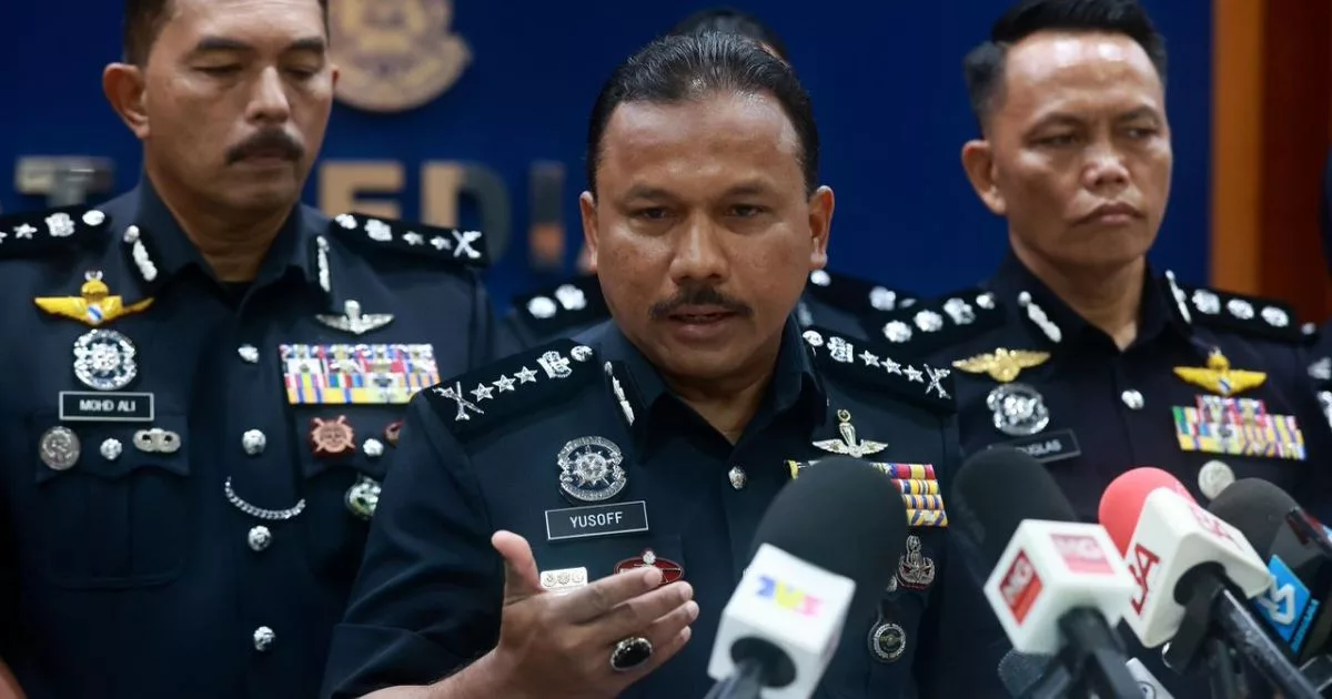 Pesta 'Songsang' Diserbu Di Kelantan, Rungkai Aktiviti Tak Bermoral 3 Pesta ‘Songsang’ Diserbu Di Kelantan, Rungkai Aktiviti Tak Bermoral