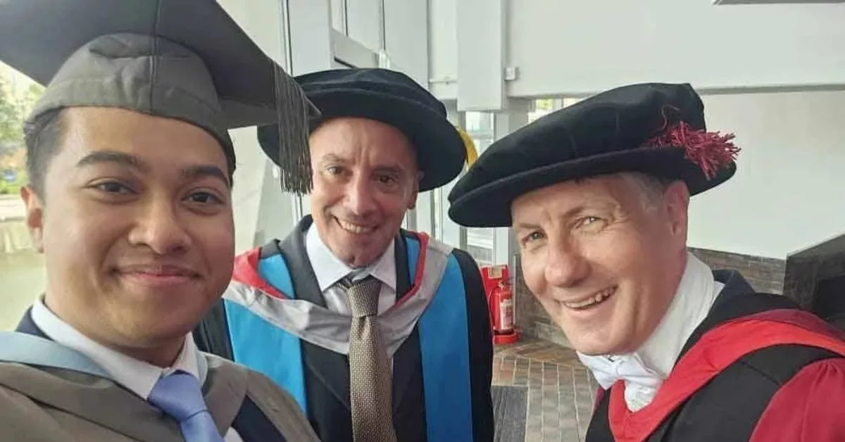 Anak Malaysia Diangkat Ke Pentas Utama Konvokesyen UK