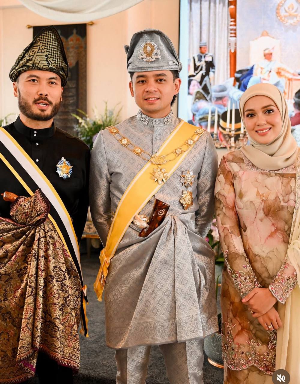 “Merafak Sembah, Menjunjung Kasih” – Nelydia Rai Rezeki Suami Dianugerahkan Darjah Kebesaran