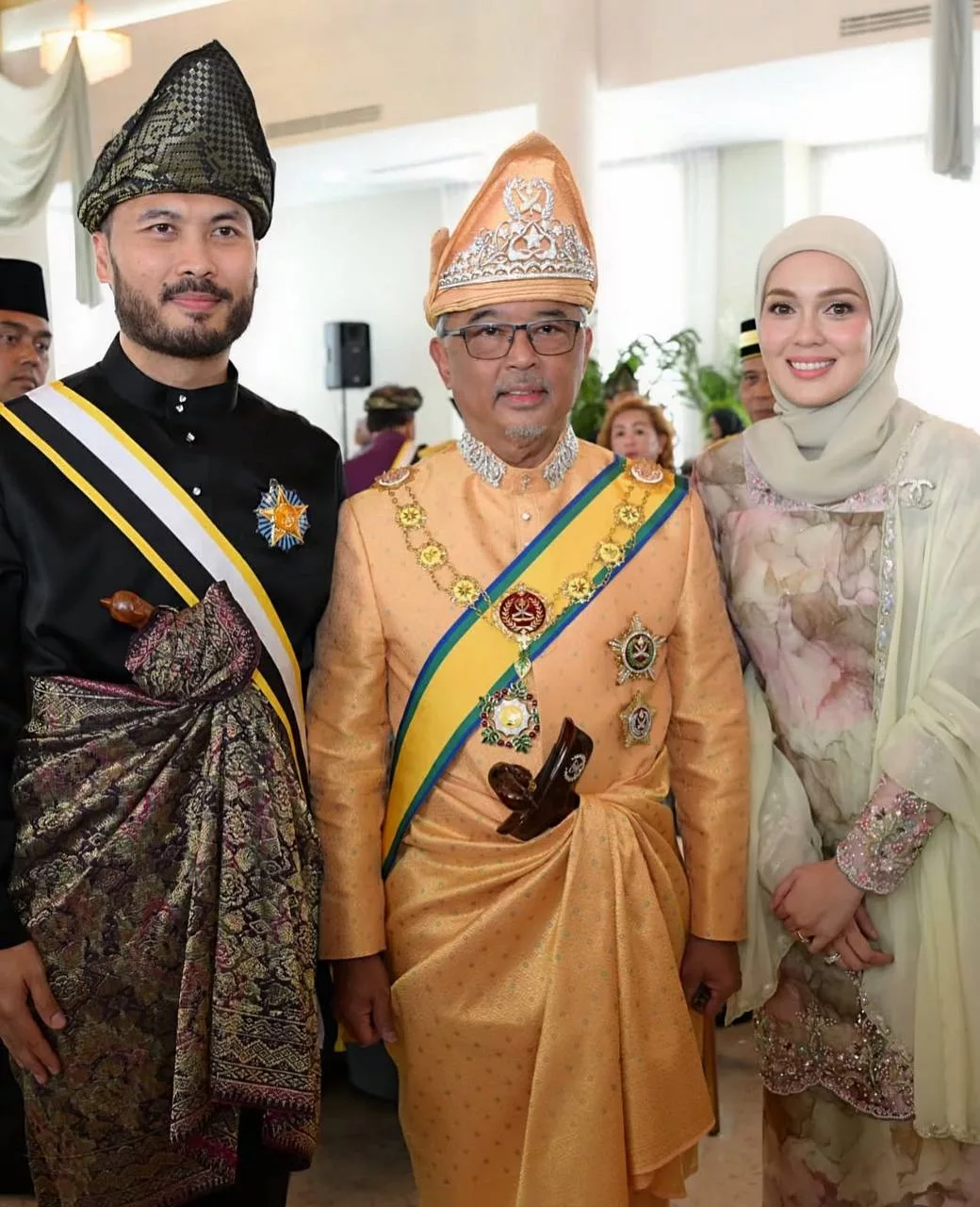 “Merafak Sembah, Menjunjung Kasih” – Nelydia Rai Rezeki Suami Dianugerahkan Darjah Kebesaran