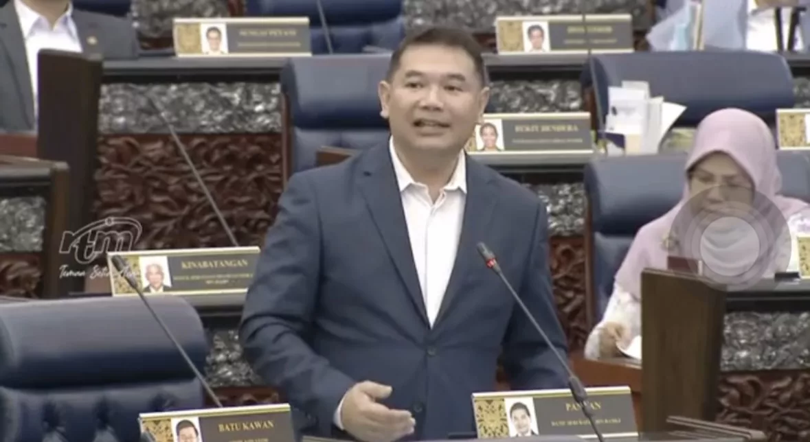 Rafizi Ramli Cadang Persekolahan Tamat Pada Umur 16, Anak Muda Boleh Mula Bekerja Lebih Awal