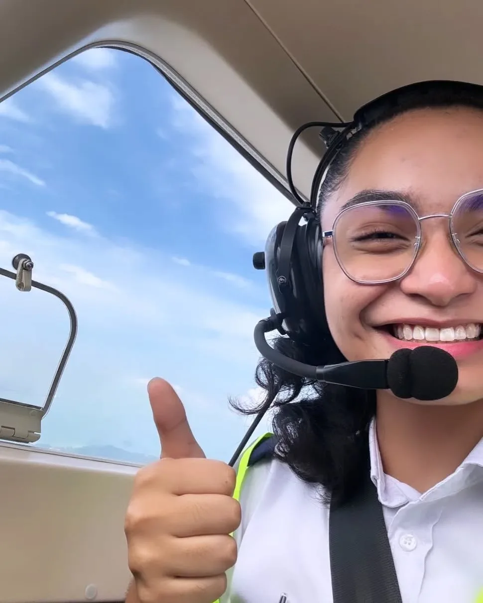 #GirlPower Anak Gadis Aleza Shadan Kini Bergelar Pilot! –“Alhamdulillah… Congrats My Ellisa”