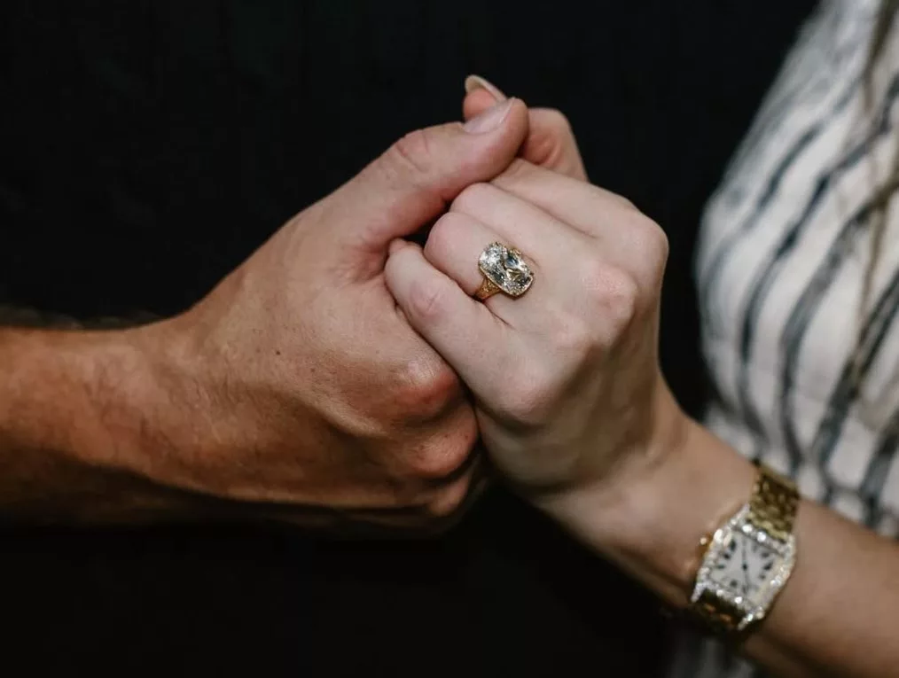 Akhirnya Bahagia! Taylor Swift Bergelar Tunangan Travis Kelce Dengan Cincin Bernilai…