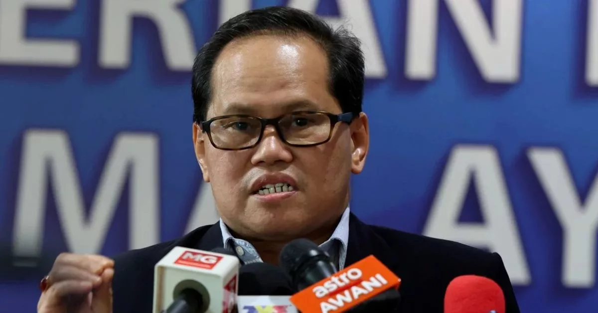 Pelajar Lelaki Jatuh Dari Tingkat 3 Asrama, Kini Bertarung Nyawa Di ICU!