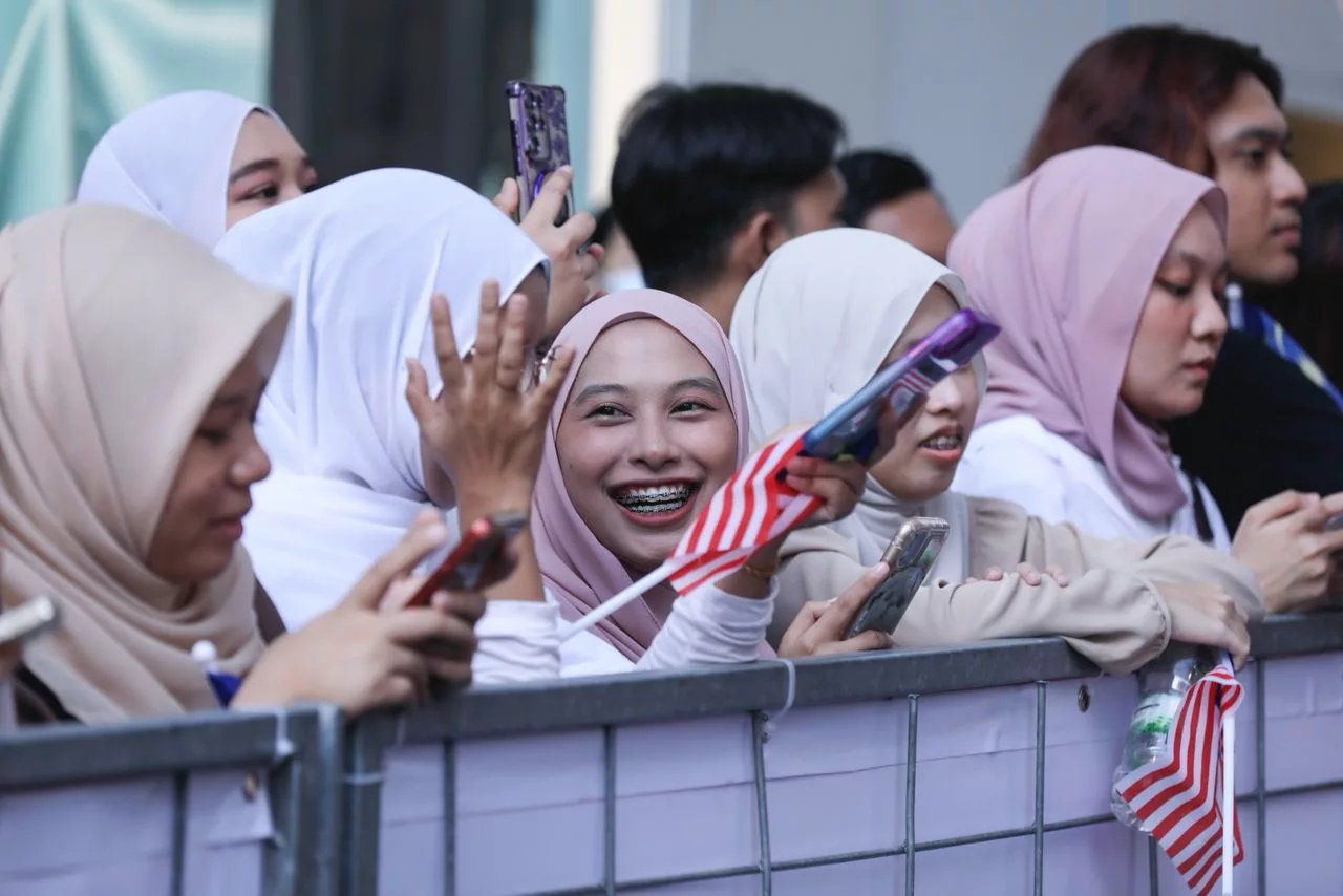 Lebih 10,000 Hadir ke Hello Inilah Kita: Sehati Bersama, ALPHA Jadi Suara Generasi Kini Raikan Merdeka