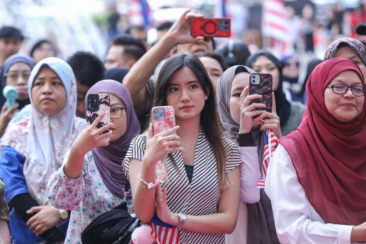 Lebih 10,000 Hadir ke Hello Inilah Kita: Sehati Bersama, ALPHA Jadi Suara Generasi Kini Raikan Merdeka