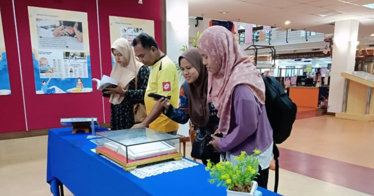 Mushaf Tulisan Tangan Allahyarham Nurly Shahirah Didigitalkan, Kini Dipamerkan Di UPSI 9 Mushaf Tulisan Tangan Allahyarham Nurly Shahirah Didigitalkan, Kini Dipamerkan Di UPSI