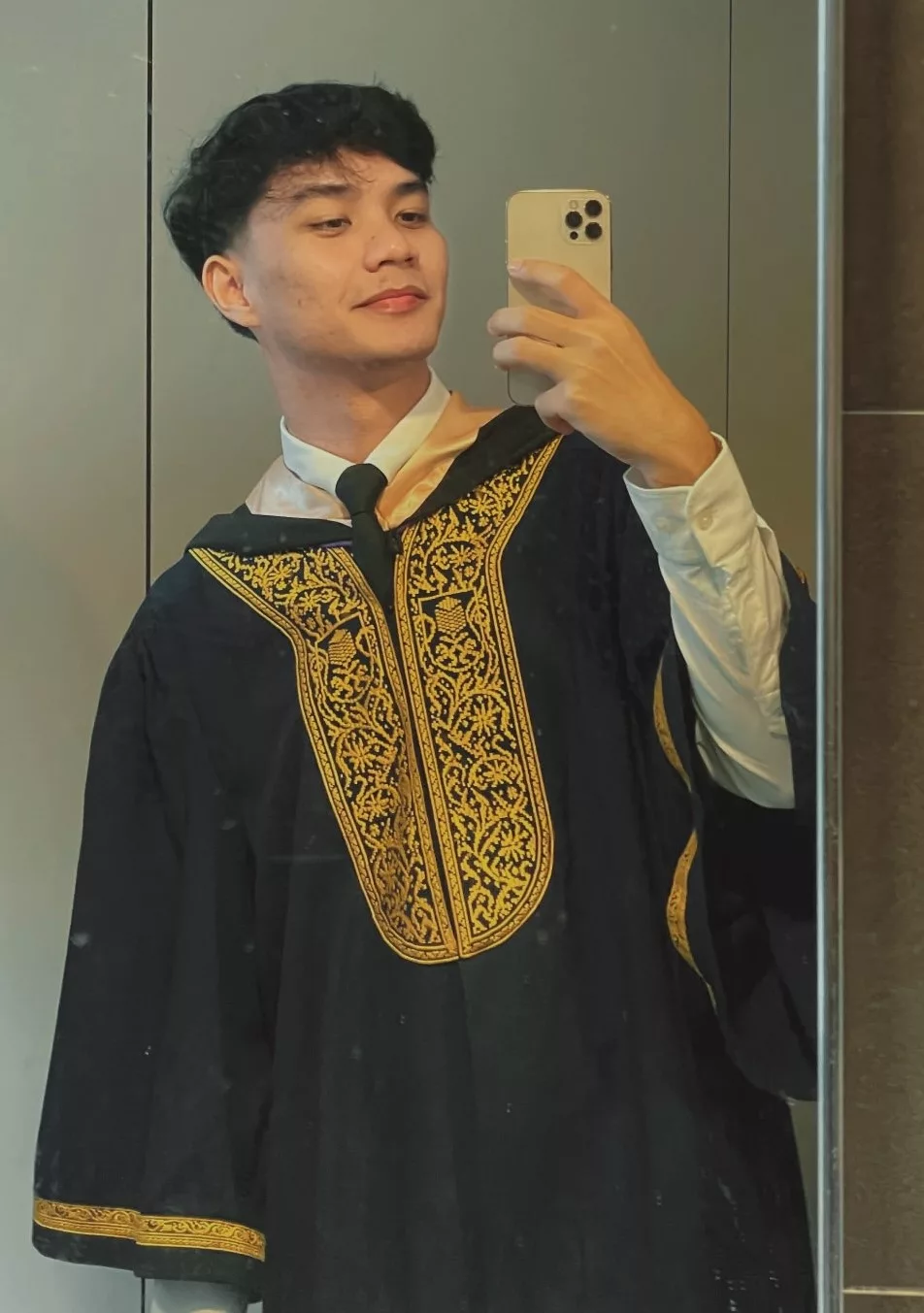 Gigih Berniaga Jenama Pakaian Sambil Belajar, Graduan UiTM Ini Pernah Terima Anugerah ‘Aspiring Entrepreneur’