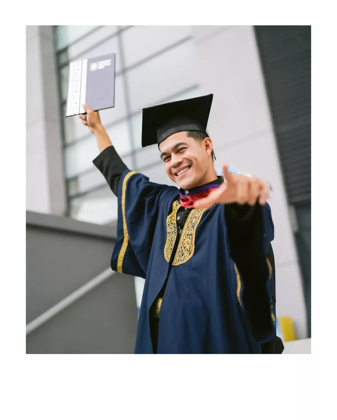 “Akademik Nombor 1” Farhan Asri Berjaya Tamat Pengajian, Seru Generasi Muda Hargai Ilmu