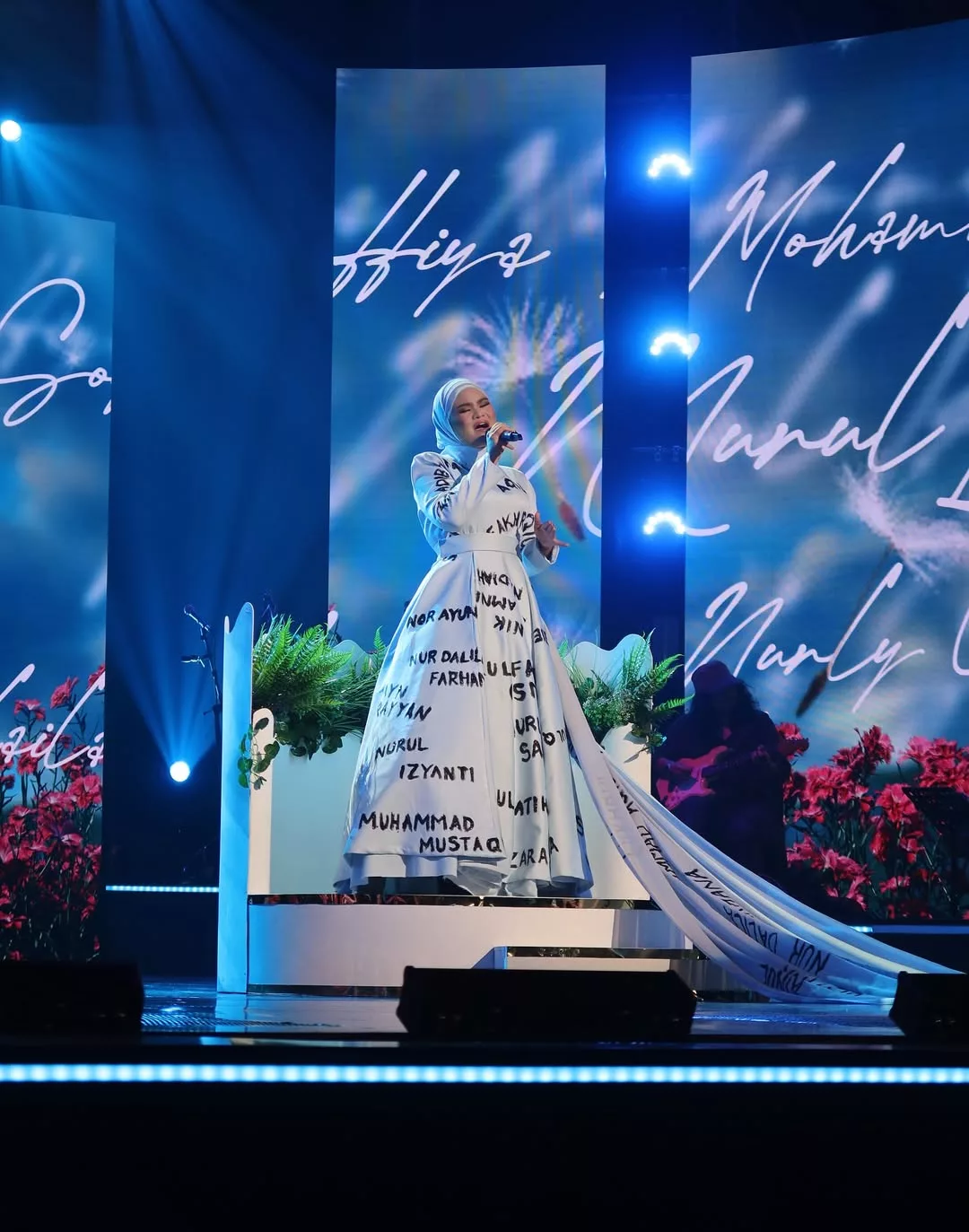 Bukan Sekadar Dress, Marsya Qistina Angkat Isu Sosial Dalam Persembahan Minggu Kelima Talk To My Manager 27 Bukan Sekadar Dress, Marsya Qistina Angkat Isu Sosial Dalam Persembahan Minggu Kelima Talk To My Manager