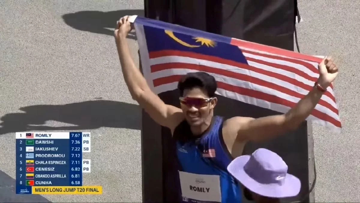 Cipta Sejarah Lagi, Abdul Latif Romly Kekal Legenda Dengan Lompatan Emas & Rekod Dunia