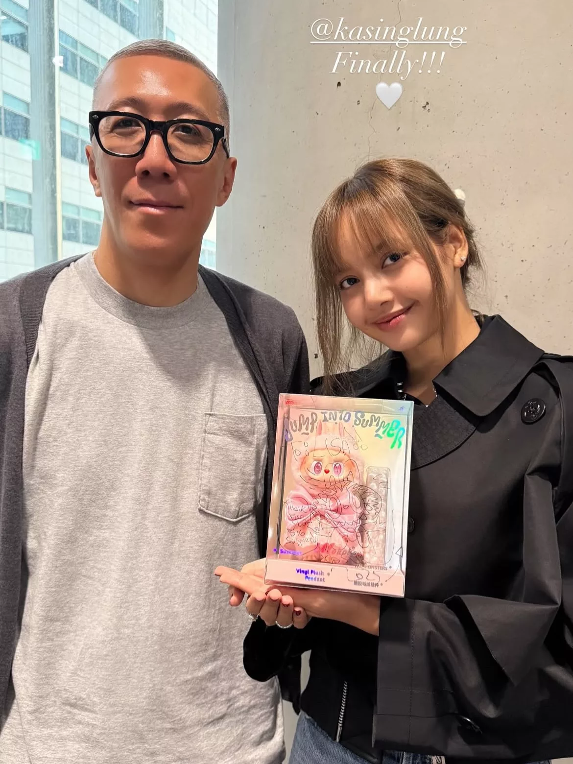 Berjaya Jadikan Labubu Sebagai Trend, Lisa BLACKPINK Terima Hadiah Eksklusif Dari Pencipta Labubu