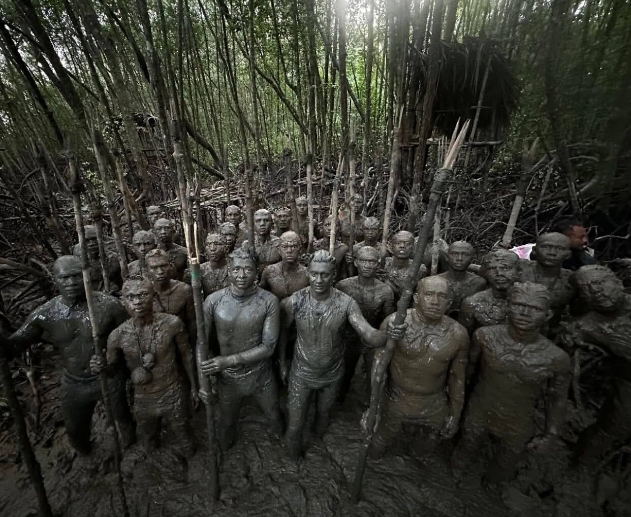 Tengku Hassanal Sertai Latihan Komando TUDM, Terjun Bebas Dari 10,000 Kaki