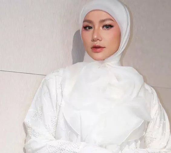Penghijrahan Elly Mazlein: “Ada Kontrak Tiba-Tiba Tamat, Tapi Saya Reda Dan Percaya Rezeki Allah”