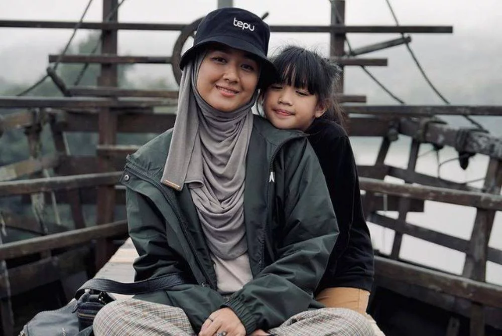 Farah Lee, Graduan Dua Negara Kini Pejuang Gaza – Ikon Anak Muda Sebenar!