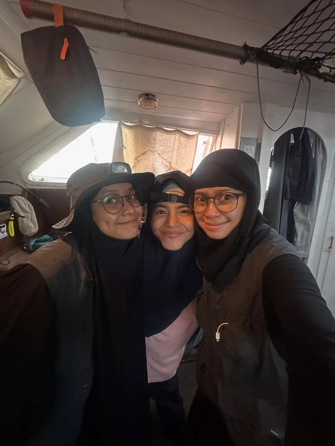 “Bot Hampir Terbalik, Tapi Kami Ada Allah Maha Besar” –Heliza Helmi Sempat Buat Live Sebelum Bot Dipintas Tentera Israel