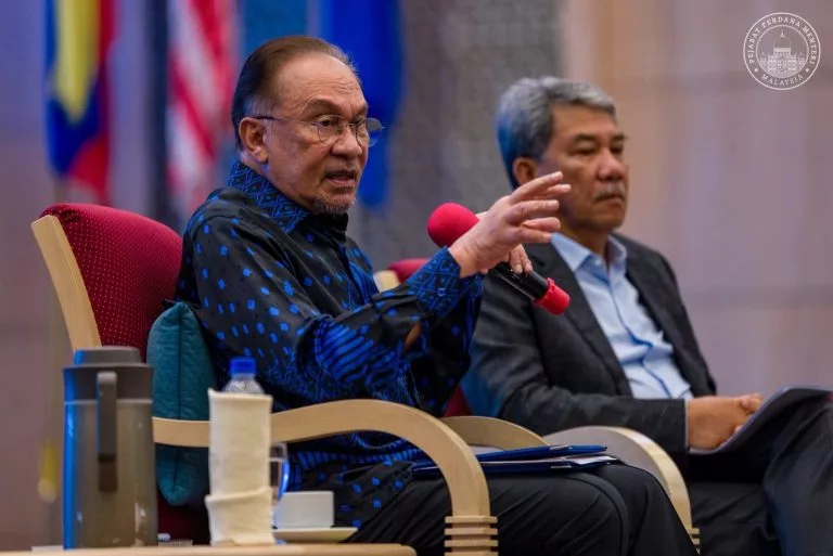 PM Anwar Umum Penempatan Polis Di Sekolah Demi Keselamatan Remaja!