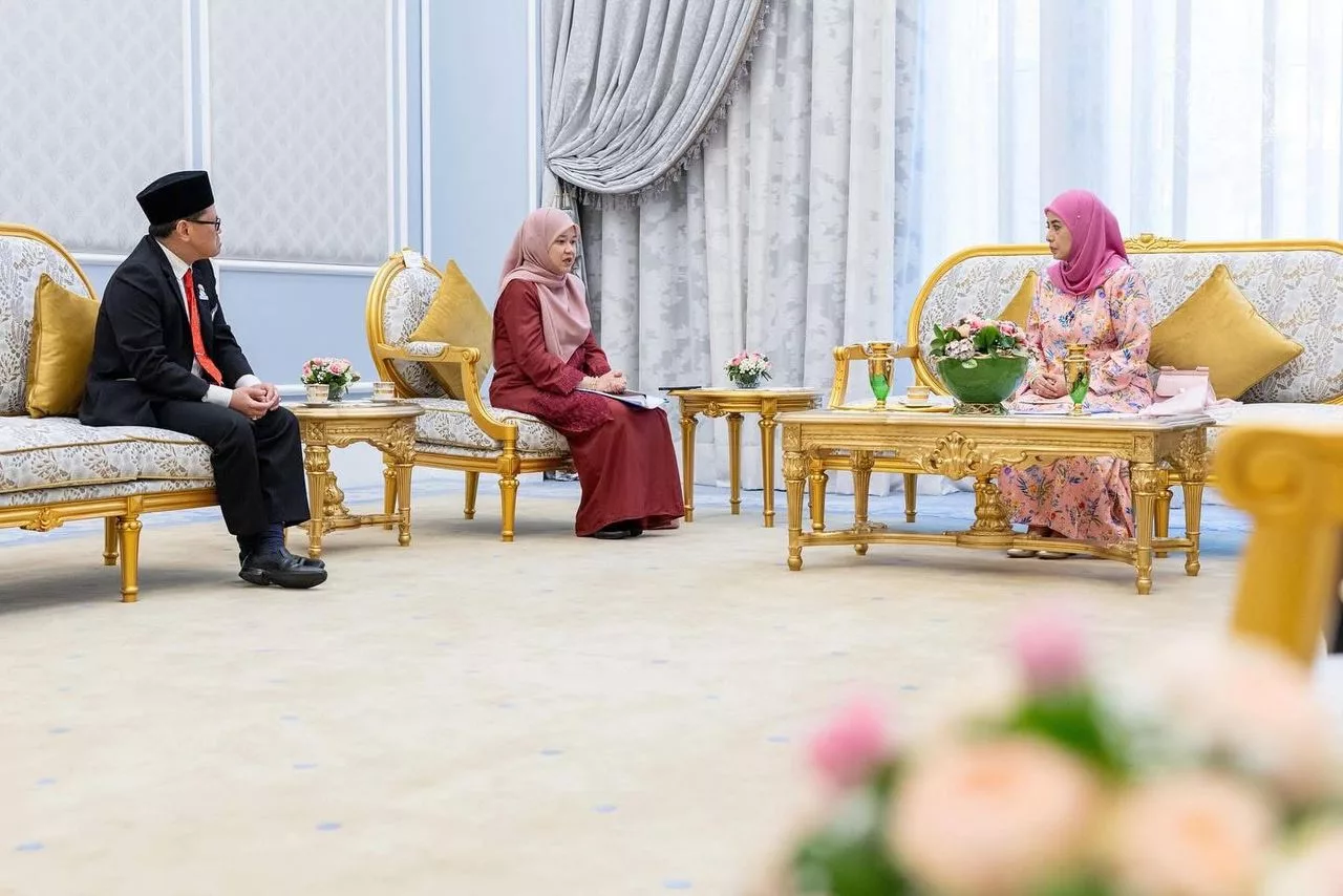 Raja Permaisuri Agong Zahirkan Kebimbangan, Titah UTM Laksana Kajian Pengaruh Media Sosial Terhadap Pelajar Sekolah