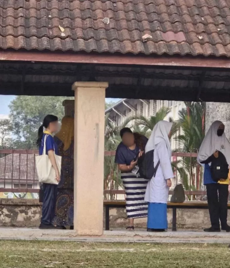 “Selalu Sekolah US Je Macam Ni…” – SMK Bandar Utama Damansara 4 Guna Metal Detector Demi Keselamatan Pelajar