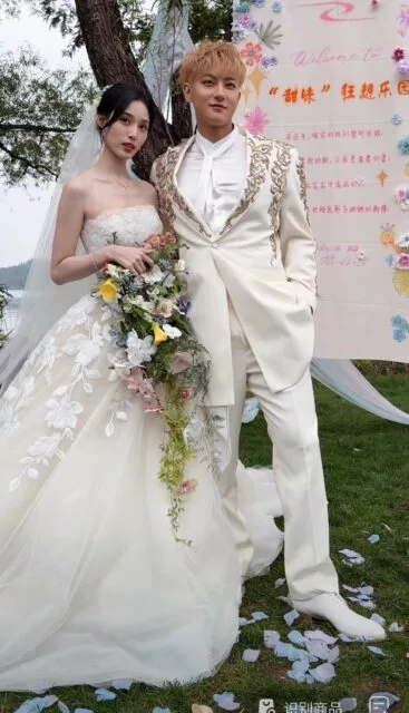 Huang Zitao (Tao) EXO Sah Berkahwin Dengan Xu Yiyang Dalam Majlis Fantasi Mewah