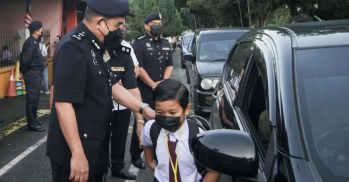 PM Anwar Umum Penempatan Polis Di Sekolah Demi Keselamatan Remaja!