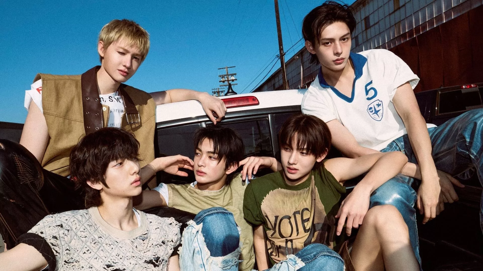 Digelar ‘Pari-Pari Kemenangan’ LAFC! CORTIS Cipta Sejarah Jadi Artis Korea Pertama Sertai 'Honorary Falconer' 18 Digelar ‘Pari-Pari Kemenangan’ LAFC! CORTIS Cipta Sejarah Jadi Artis Korea Pertama Sertai ‘Honorary Falconer’