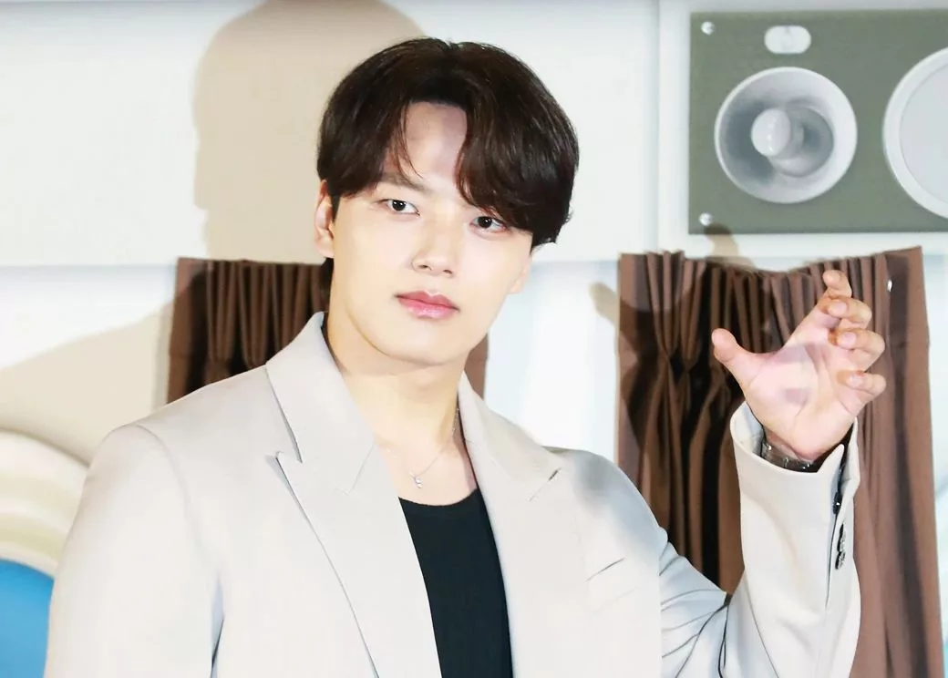 “Ada 30 Drama, 20 Filem!” Yeo Jin Goo Umum Sertai Latihan Ketenteraan, Minta Peminat Tonton Semua Karya Kalau Rindu