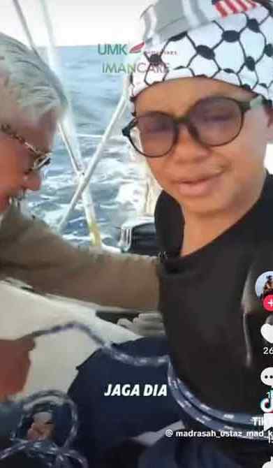 "Dia Anak Autism Tapi Boleh Pikul Misi Besar" Ustaz Mad Kecil Kagum Keberanian Greta Thunberg, Titip Doa Hidayah 8 “Dia Anak Autism Tapi Boleh Pikul Misi Besar” Ustaz Mad Kecil Kagum Keberanian Greta Thunberg, Titip Doa Hidayah