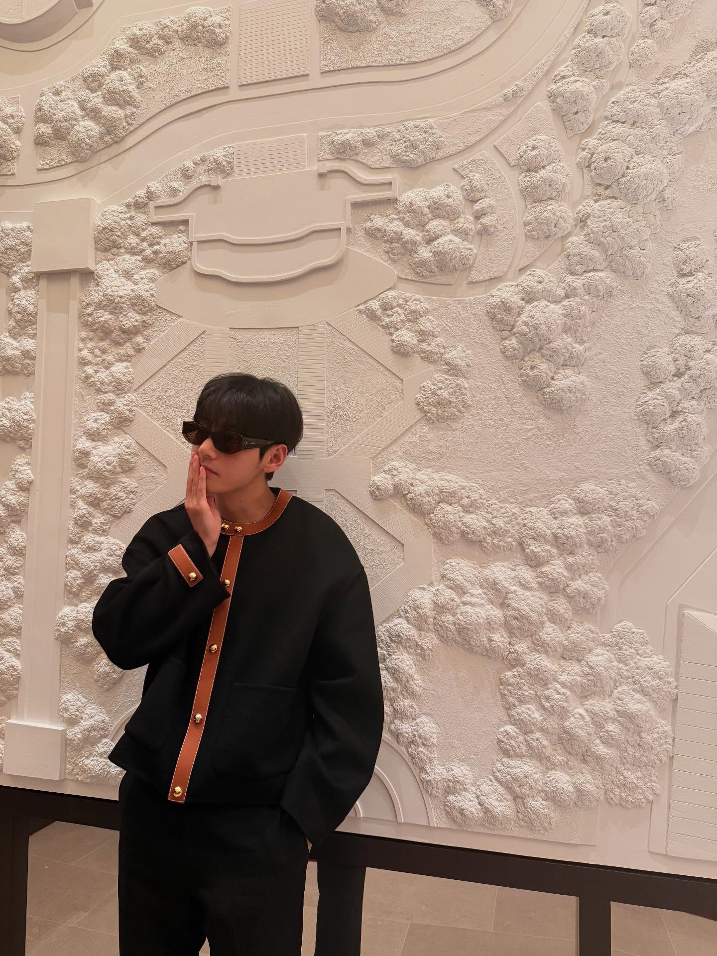 "Auranya Luar Biasa!" Jenama Celine Untung 591% Gara-Gara V BTS 11 “Auranya Luar Biasa!” Jenama Celine Untung 591% Gara-Gara V BTS