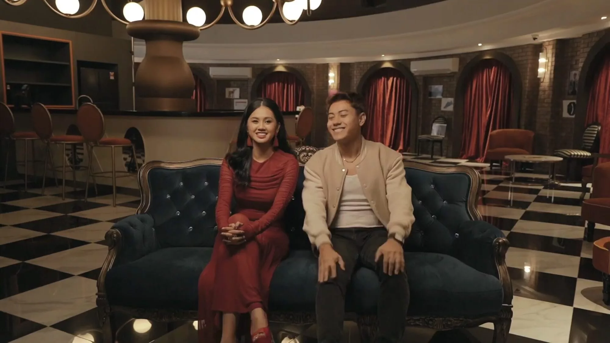 RECAP Dewi Remaja 2025 Episod 6: Siapa Paling Kelakar & Sweet Dalam Cabaran Blind Date? 34 RECAP Dewi Remaja 2025 Episod 6: Siapa Paling Kelakar & Sweet Dalam Cabaran Blind Date?