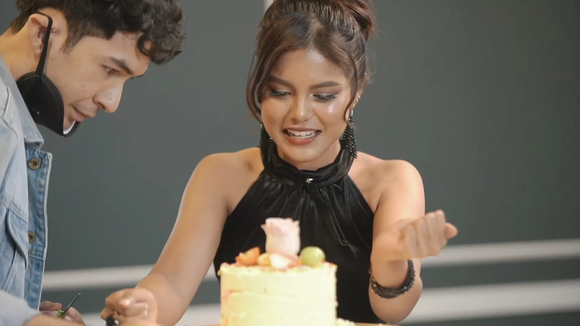 RECAP Dewi Remaja 2025 Episod 6: Siapa Paling Kelakar & Sweet Dalam Cabaran Blind Date? 24 RECAP Dewi Remaja 2025 Episod 6: Siapa Paling Kelakar & Sweet Dalam Cabaran Blind Date?