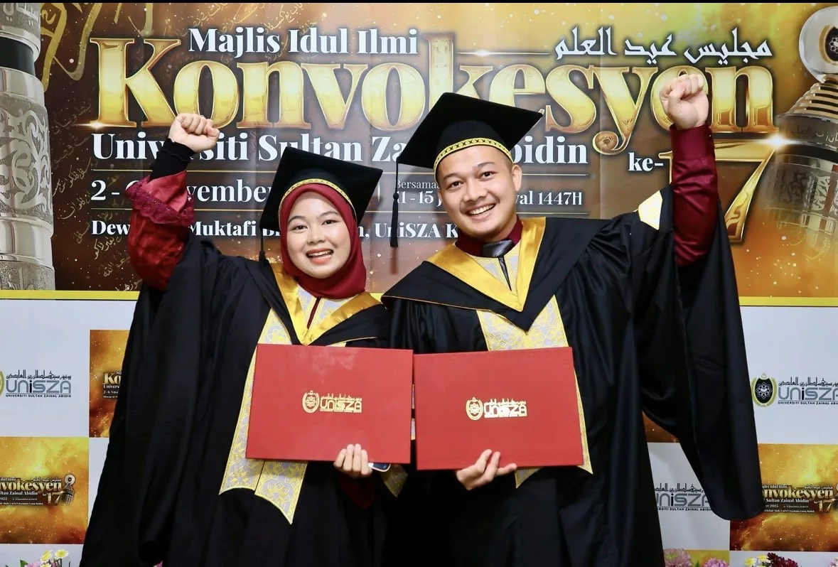 Cinta & Ilmu Seiring! Pasangan Muda Ini Tamatkan Pengajian Bersama Dengan Cemerlang, Raih Anugerah Kelas Pertama!